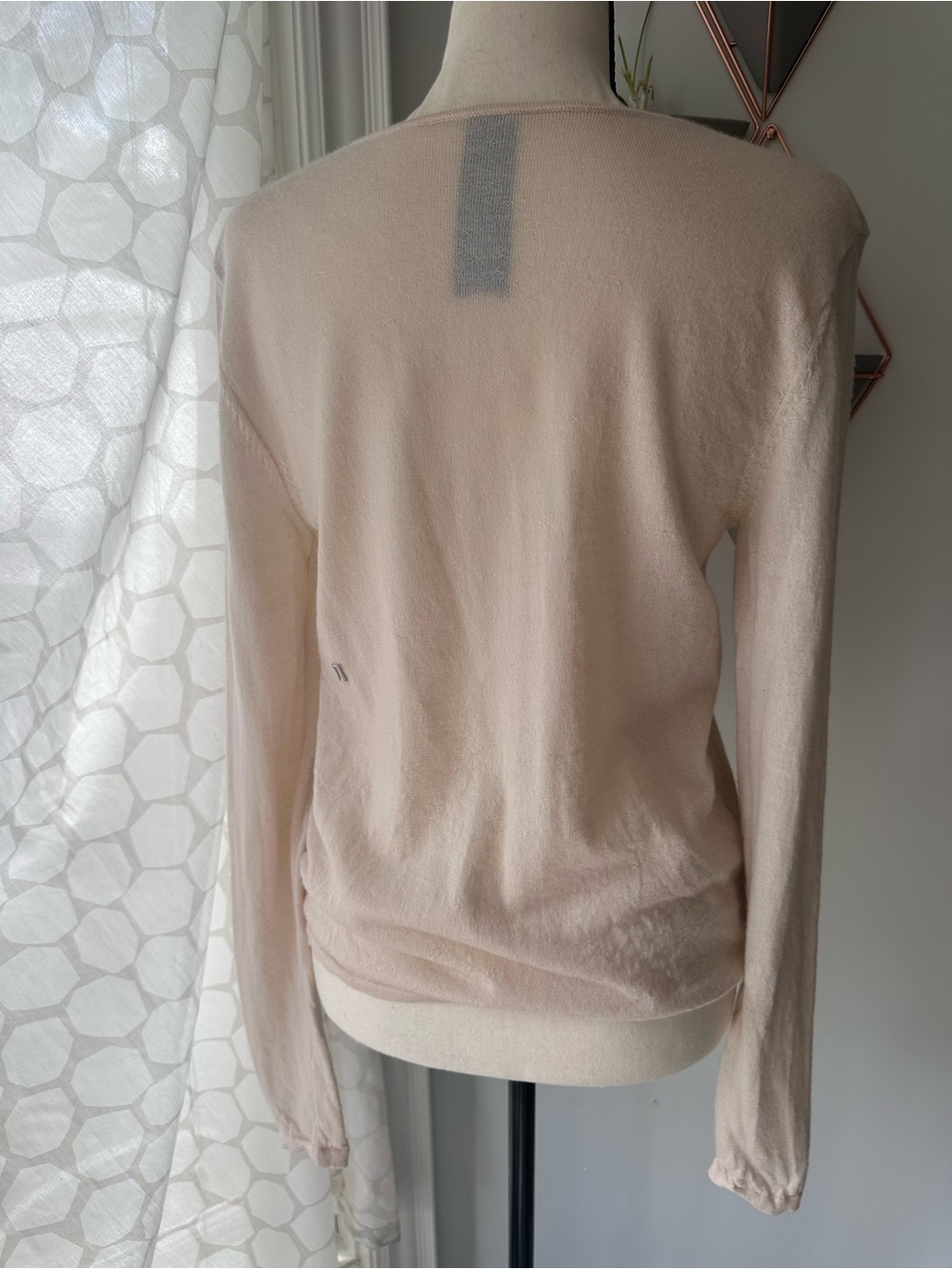 KIT & ACE 100% Merino Wool V-Neck Lightweight Sweater Beige Semi Sheer Sz Small - Picture 4 of 10